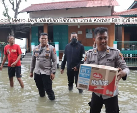 Kapolda Metro Jaya Bergerak Cepat Salurkan Bantuan untuk Korban Banjir di Bekasi