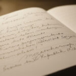 Goresan Pena Penuh Makna: Pesan 'Indonesia Sejati' Megawati di Buku Tamu KBRI Abu Dhabi